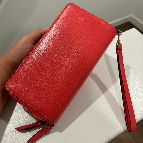 Kate Spade Payton Large Carryall Wristlet - Picture 2 of 5